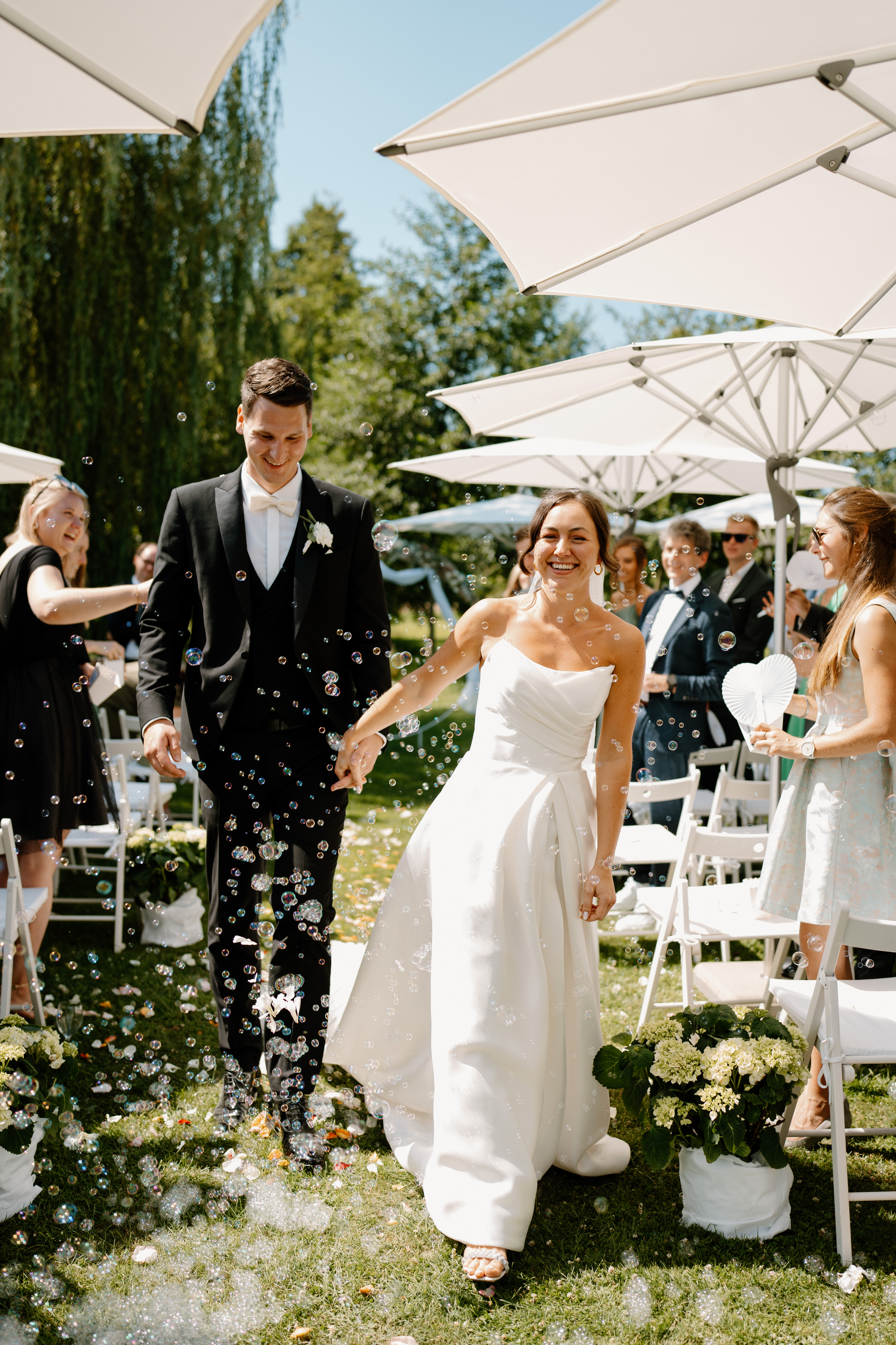 Brautpaar bei ihrer Hochzeit auf dem Weingut Steinbachhof in Vaihingen an der Enz
